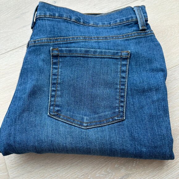 Gloria Vanderbilt 'Amanada' Jeans - Picture 2 of 10